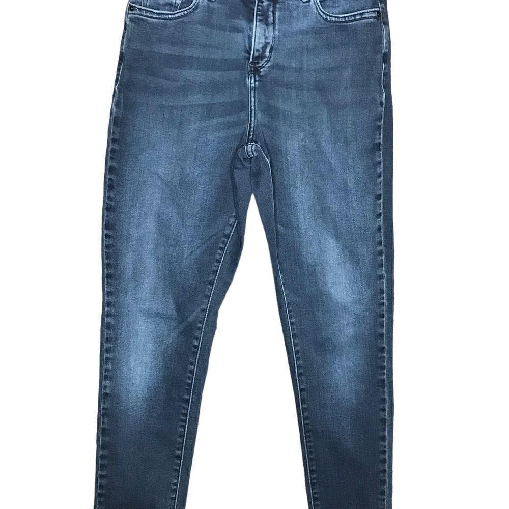 Levi Jeans Woman’s Size 6